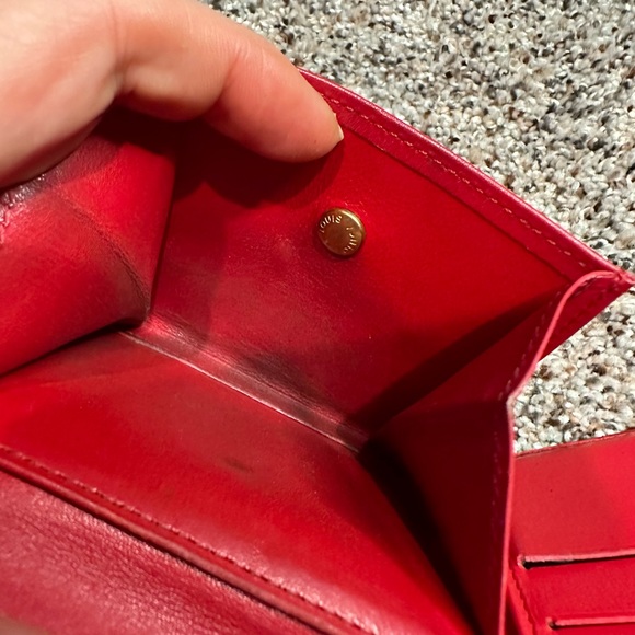 Louis Vuitton red Epi Men’s Wallet. - Picture 9 of 12